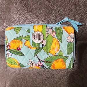 Vera Bradley Turnlock Lemon grove Print Wallet
